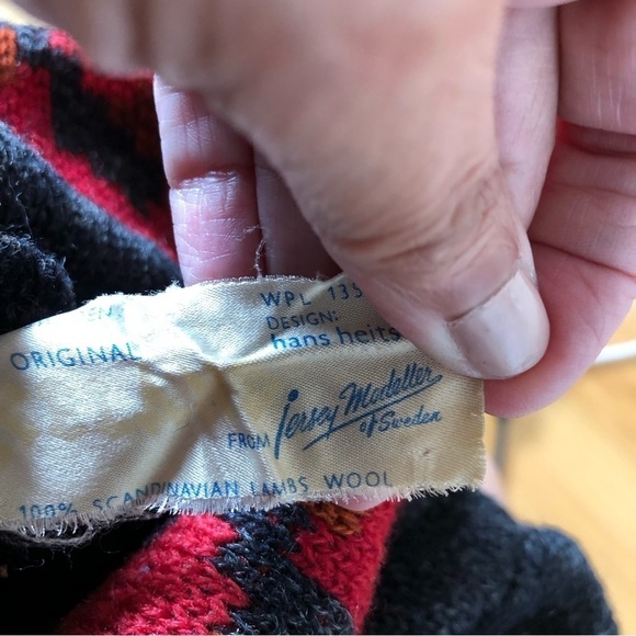 Vintage gray wool cowl neck red & rust artsy pattern sweater S/M - Picture 9 of 9